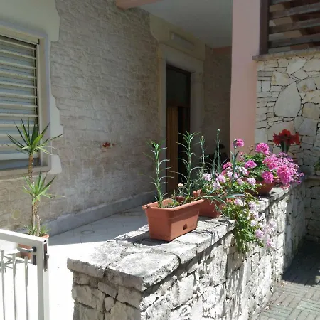 Holiday home La Pietra Smeraldina